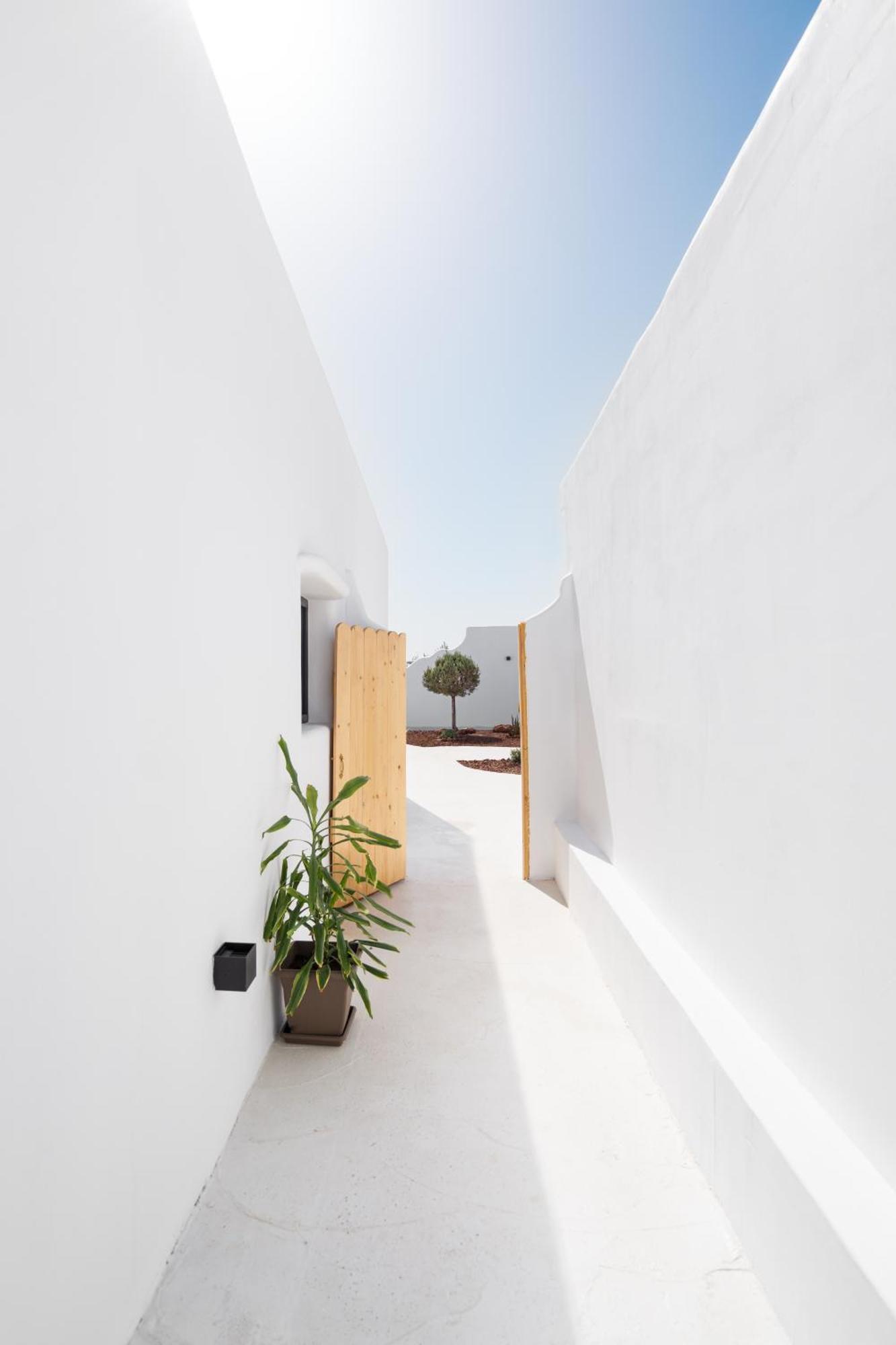 Electra Suites & Spa Perissa Exterior foto
